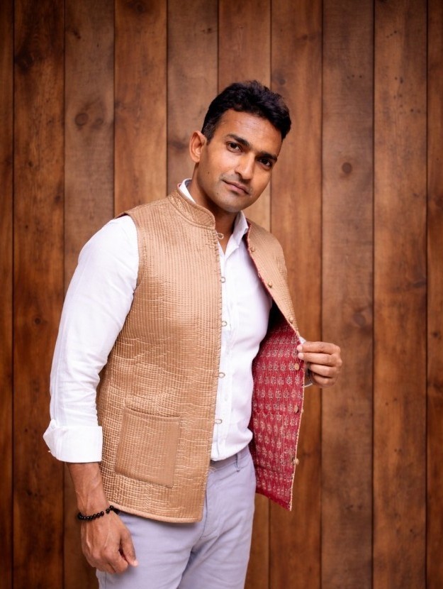 Confident pose in textured Nehru jacket