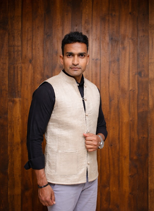 Confident style against rustic wood