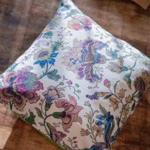 Spring Blossoms: Elegant Floral Cushion Cover