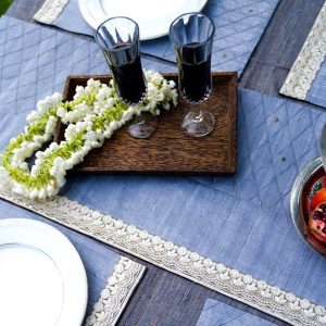Mora Dining Set of a Table Runner and 6 Table Mats