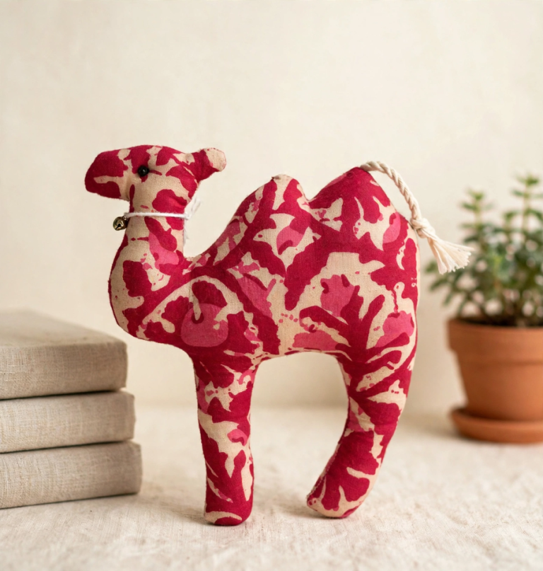 pink_camel_left_914x960