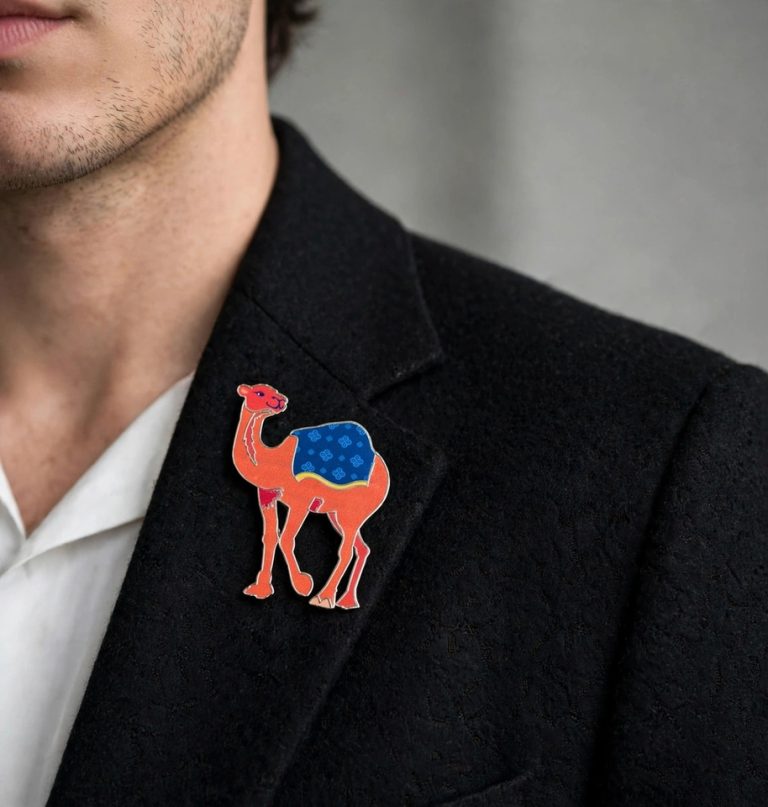 male_zoom_camel_914x960
